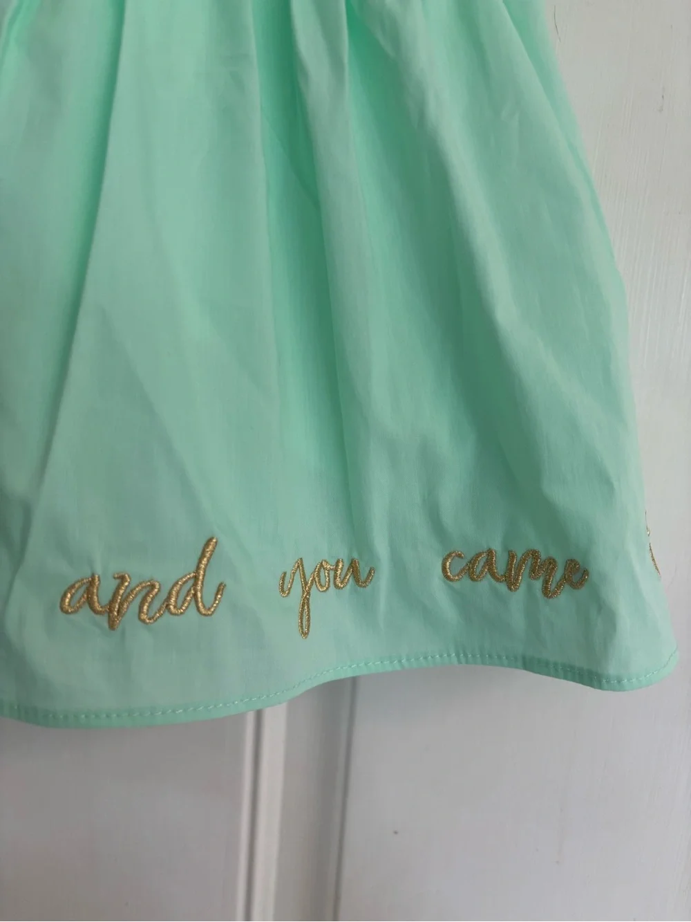 6m Evie's Backyard Wish 2.0 mint green/white/gold flutter sleeve dress.  In EUC!